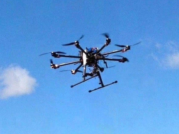 Unmanned Aerial Vehicle (UAV, i.e., drone)