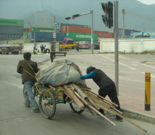 Uneven Geographies: Off-Port Logistics, Shenzen Uneven Geographies: Off-Port Logistics, Shenzen