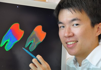 As Johnson Chuang notes, the tooth on the left has been drawn with standard colours while the one on the right uses colours that require up to 40-per-cent less energy on an OLED display with a minimal loss of detail.
