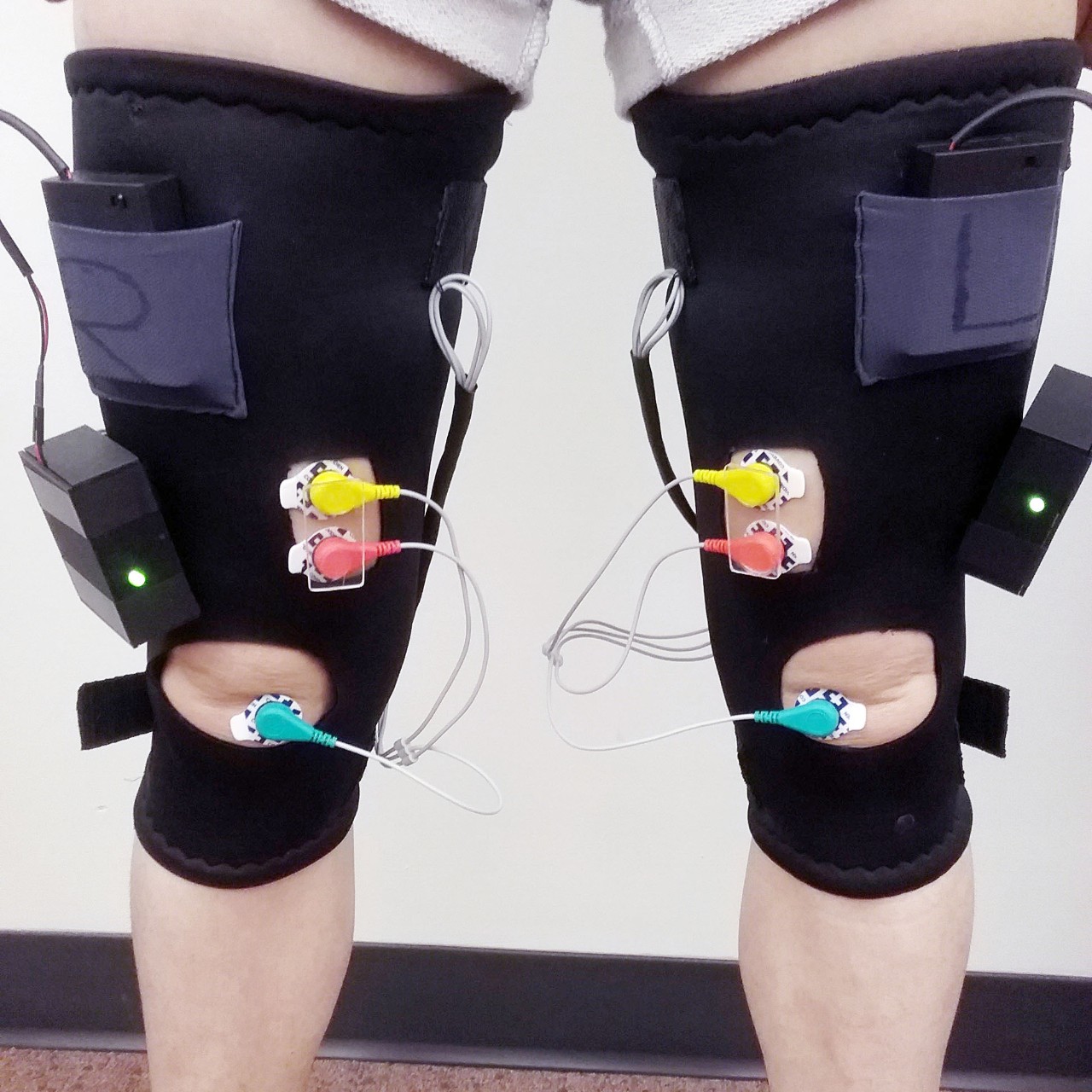A different smart brace system, with two braces to compare leg symmetry.