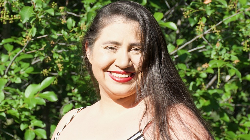 The path to a degree in linguistics and to re-gaining fluency in her home language of Secwépemctsín has been one of perseverance and self-reflection for Julienne Ignace, daughter of professor Marianne Ignace and Chief Ron Ignace. 