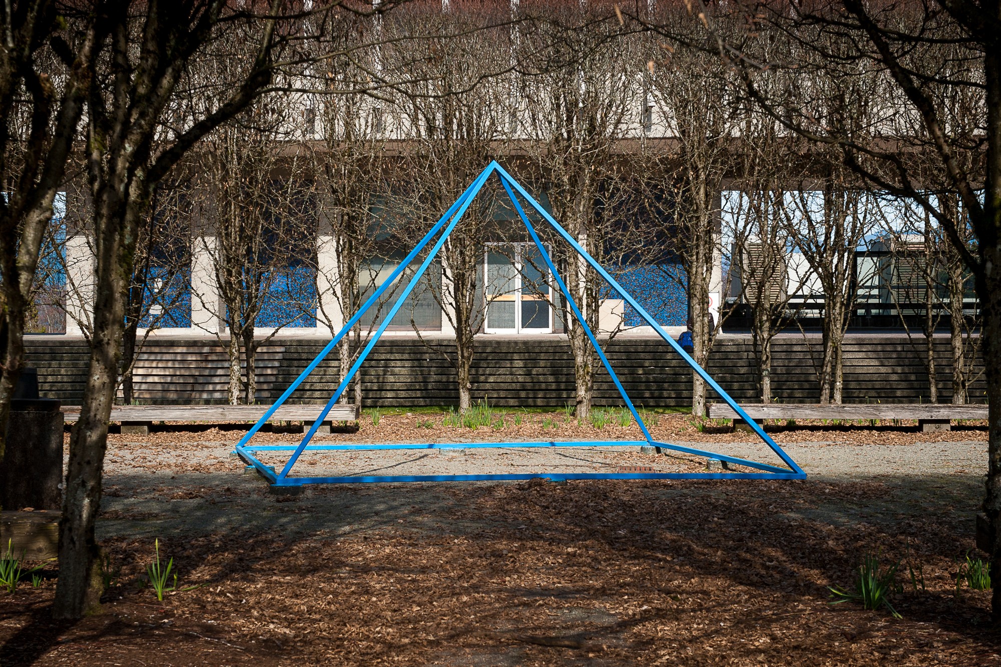 Bridge Beardslee, Energy Alignment Sculpture: Pyramid in the Golden Section, 1976, steel and paint. SFU Art Collection. Gift of Ian Davidson, 1977. Photo: SFU Galleries. 