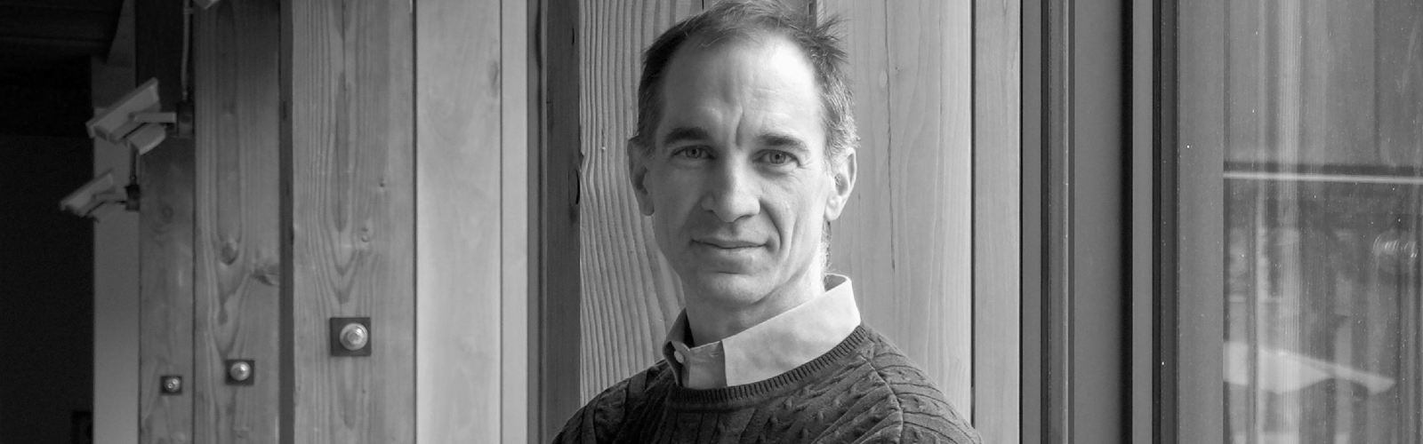 Black and white photo of Philip Oreopoulos, Professor of Economics and Public Policy at the University of Toronto
