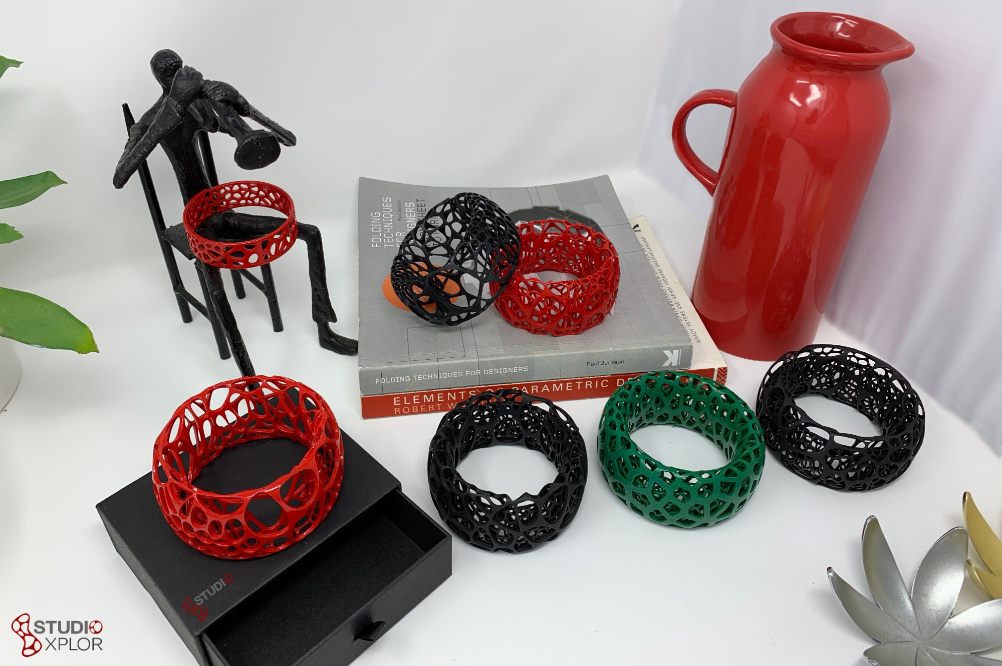 3D printed jewelry company StudioXplor secured a purchase order and won the Innovation and Partnerships award.